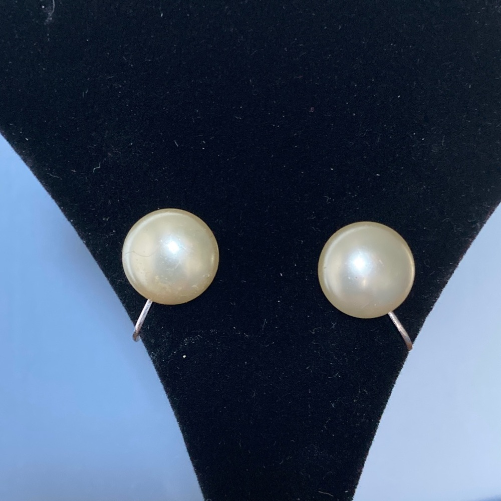 Trifari Silver Tone Pearl Clip-on Earrings